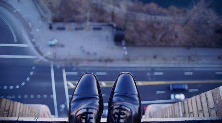 你正揣著年終獎，走在被騙的大路上